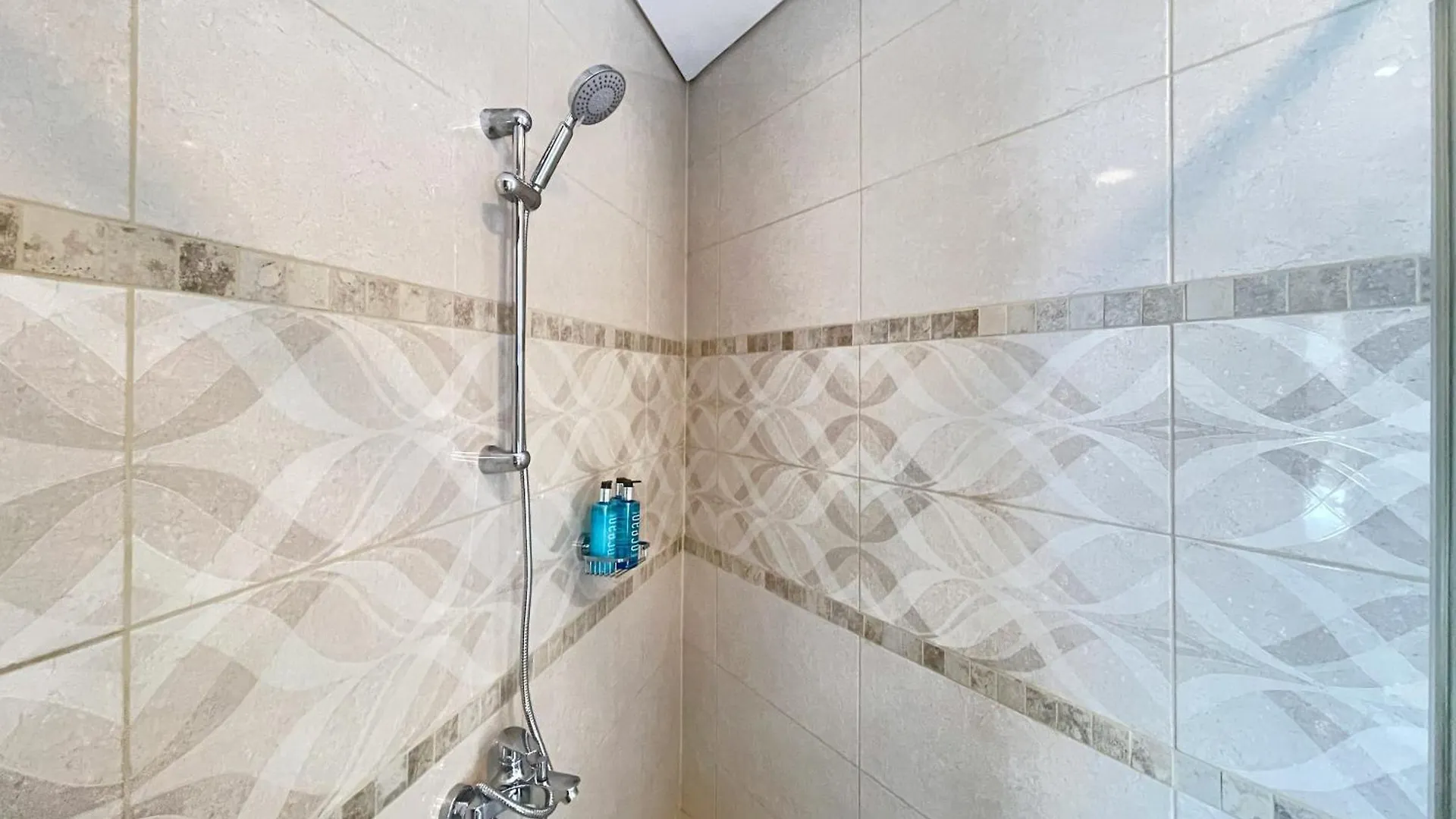 Bnbmehomes - The Court Tower Dubai Apartment